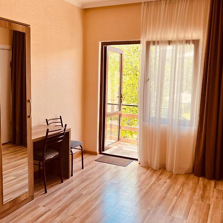 Soso Burduli'S Guesthouse Kazbegi Eksteriør bilde