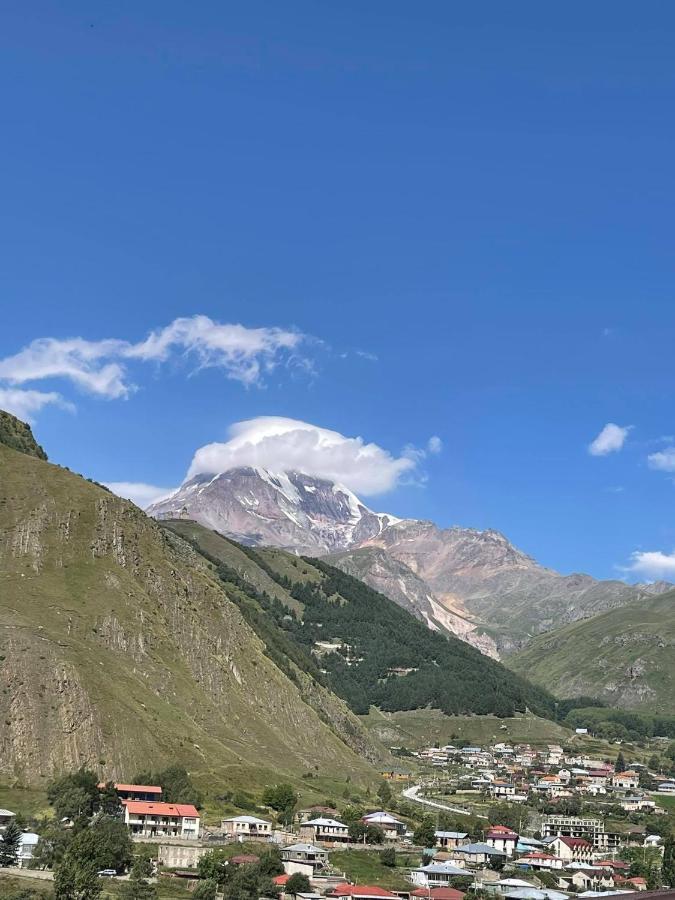Soso Burduli'S Guesthouse Kazbegi Eksteriør bilde
