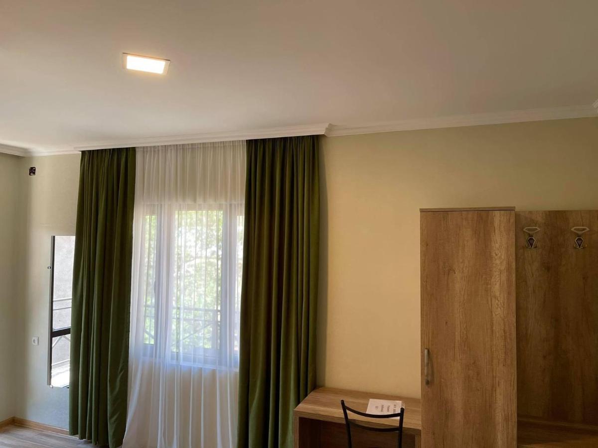 Soso Burduli'S Guesthouse Kazbegi Eksteriør bilde