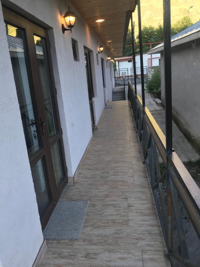 Soso Burduli'S Guesthouse Kazbegi Eksteriør bilde