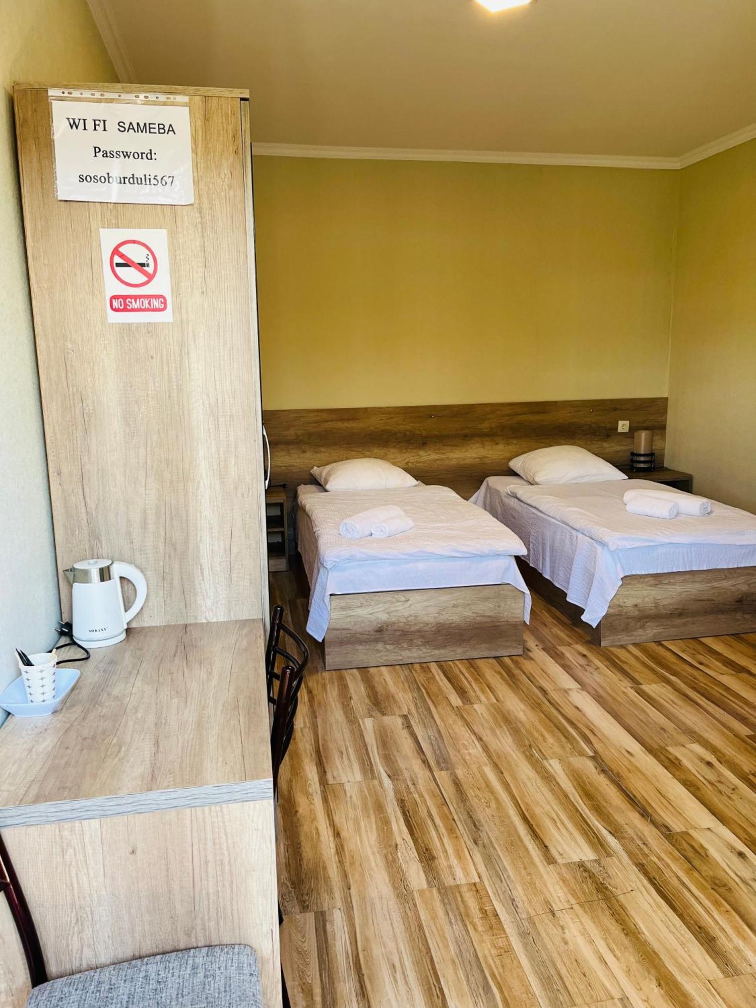 Soso Burduli'S Guesthouse Kazbegi Eksteriør bilde