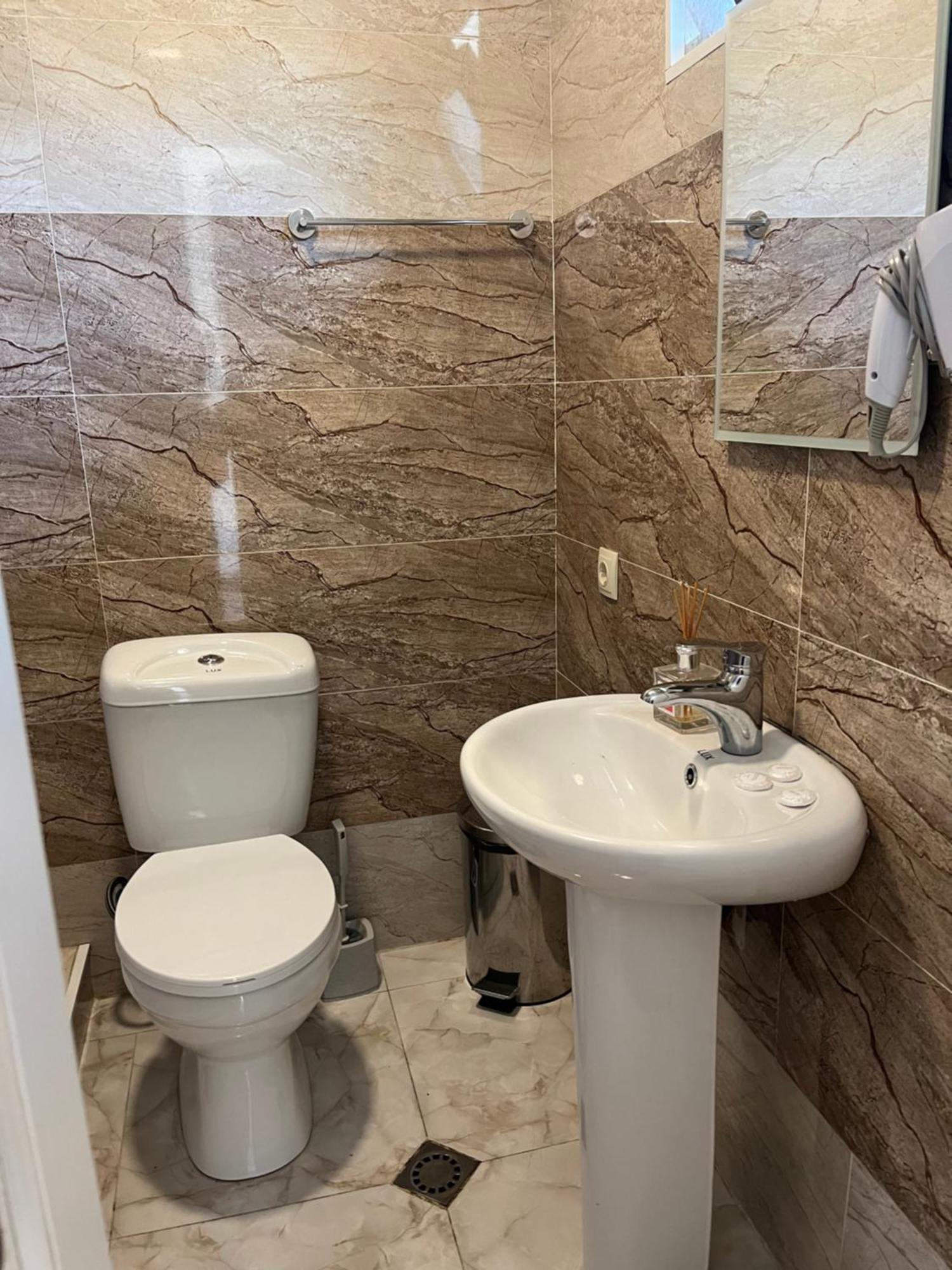 Soso Burduli'S Guesthouse Kazbegi Eksteriør bilde