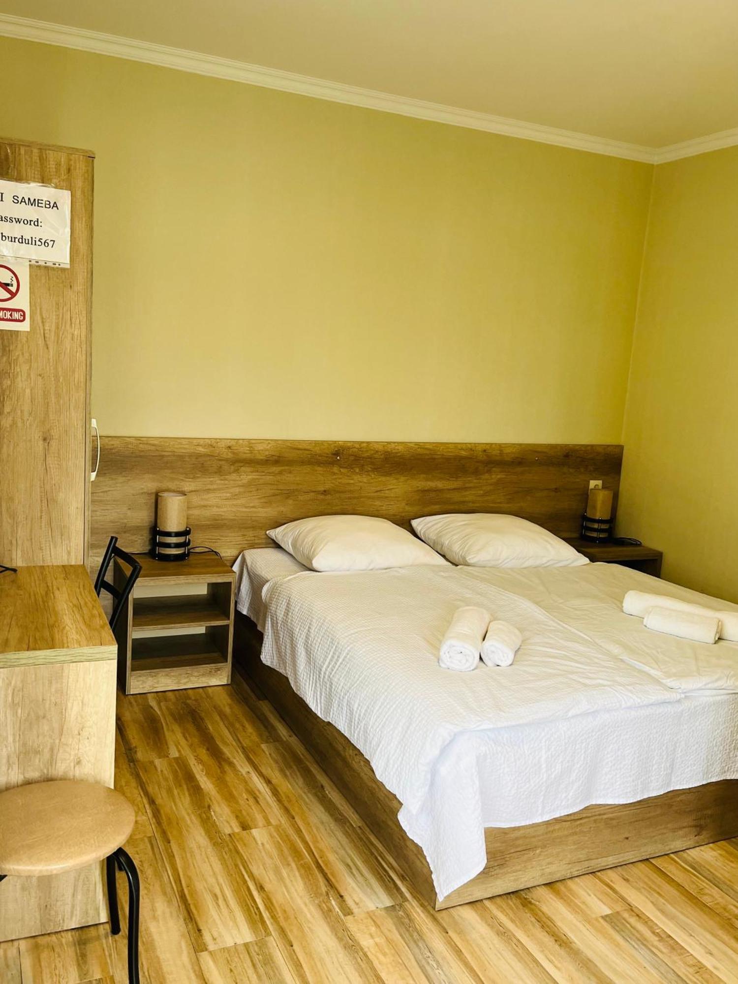 Soso Burduli'S Guesthouse Kazbegi Eksteriør bilde